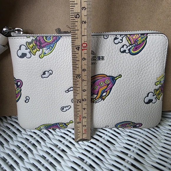 Coach Outlet Cream City Rocket Tote Bag with NIB Matching Rocket Zip Wristlet - Picture 7 of 16